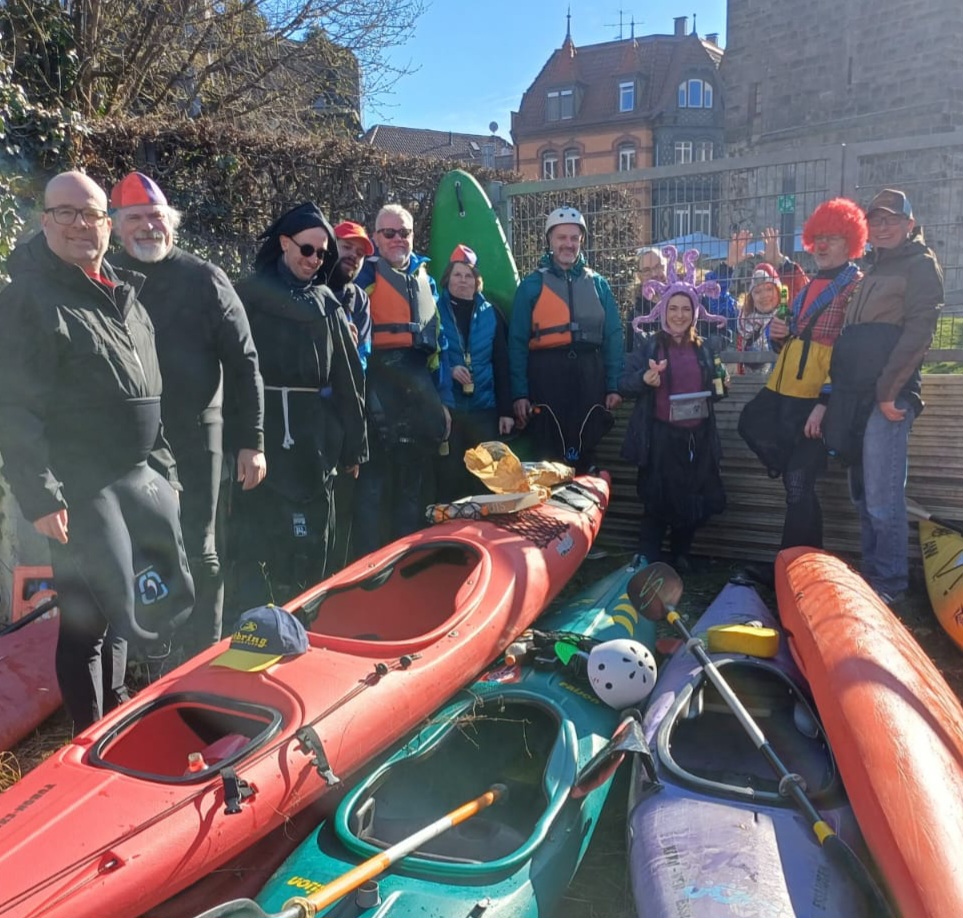 Faschingspaddler am Start